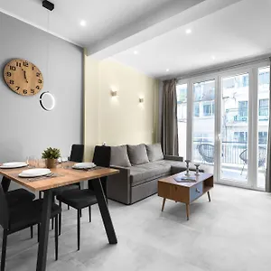 https://penthouse-apartments-the-luxury-suites.hotelschalkidiki.net
